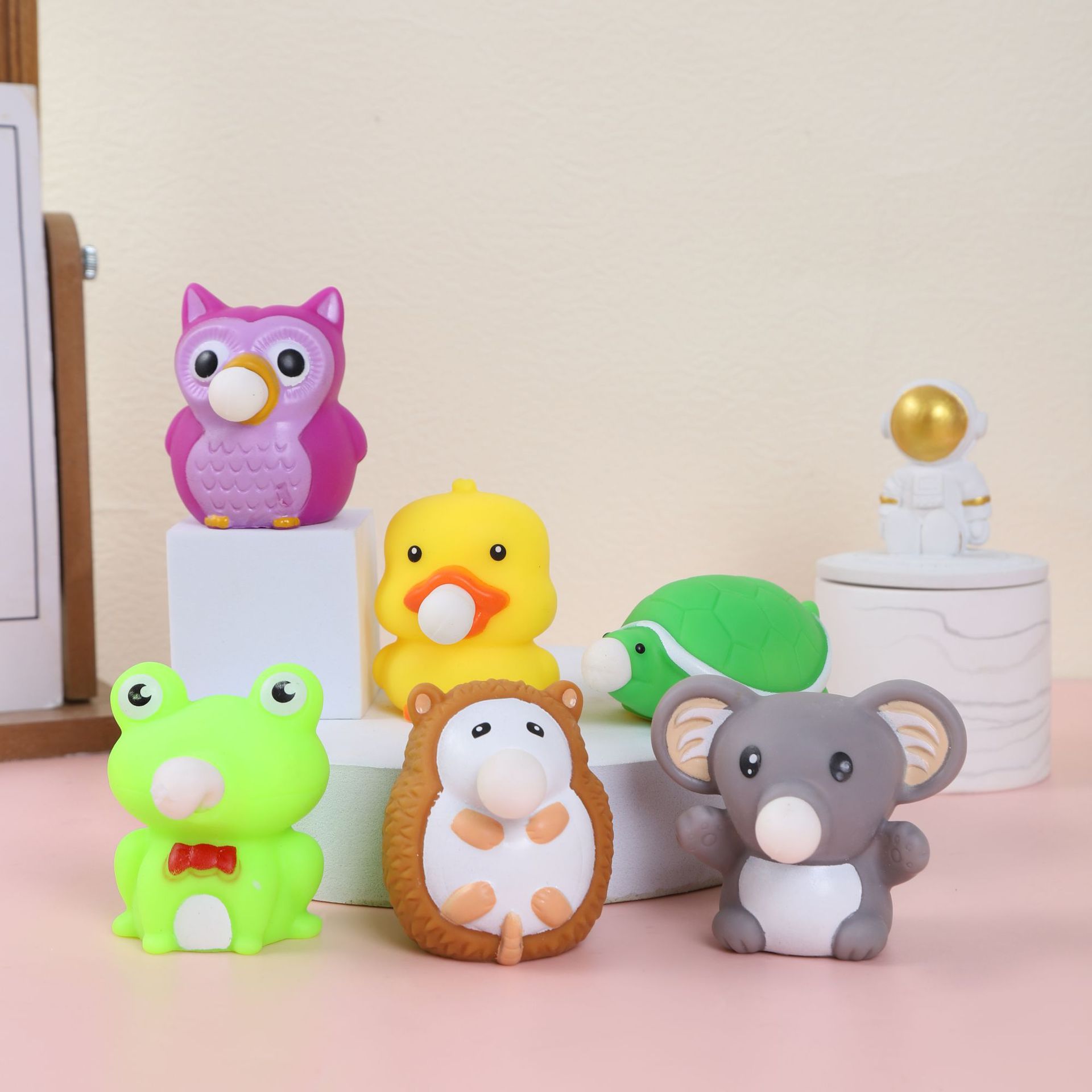 Bubble-Spittin' Animal Squeeze Pals โ photo 4