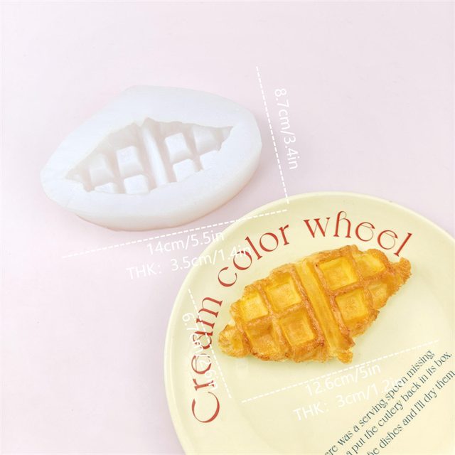 Flaky Croissant Silicone Mold — photo 5