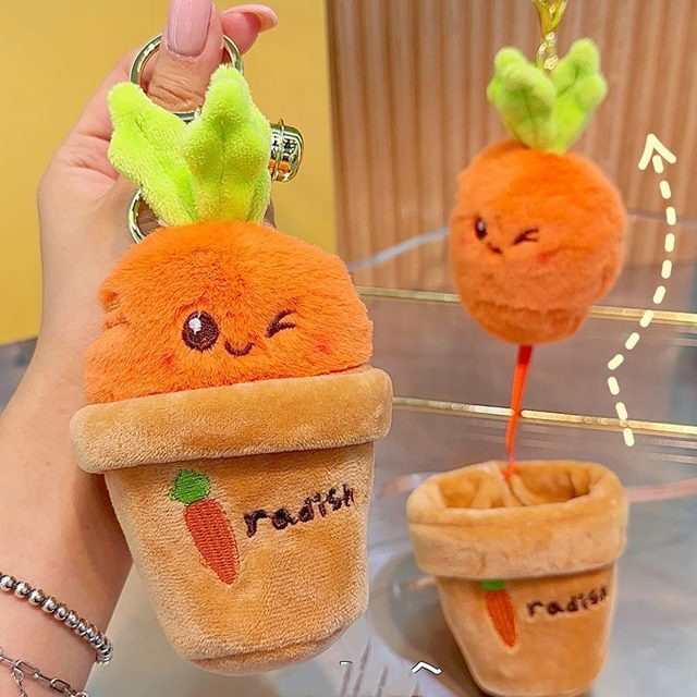 Pop-Up Carrot-in-a-Pot Keychain