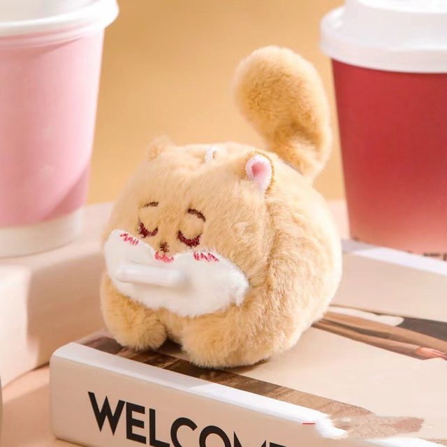 Sleepy Tan Kitten Keychain