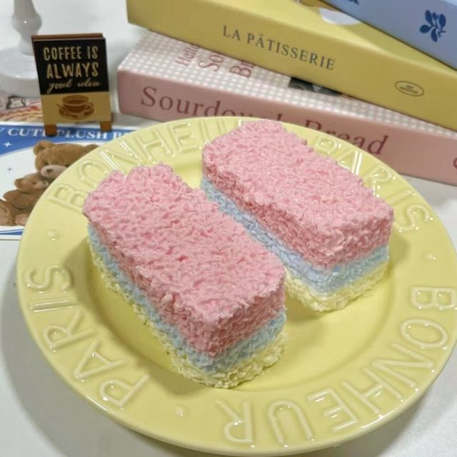 Cotton-Cloud Layer Cake Squishy