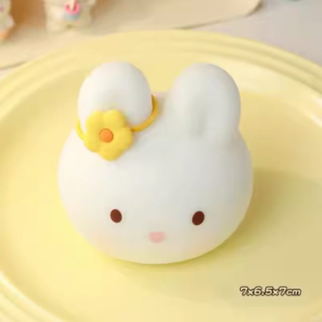 Daisy Bonnet Bunny Squishy