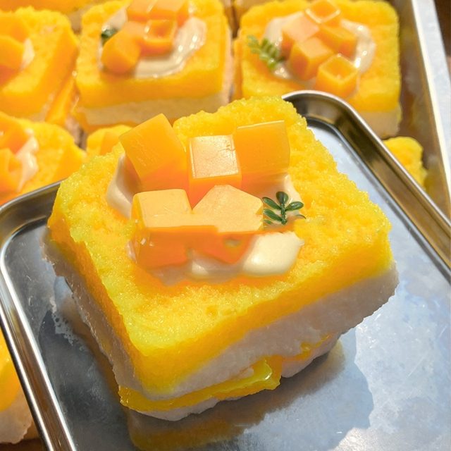 Double-Stack Mango Cake Squishy
