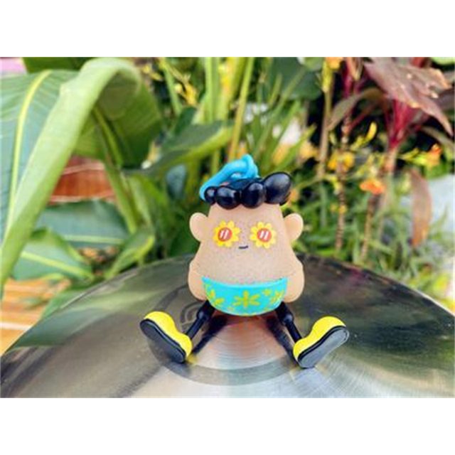Flower-Eyes Wobble Buddy Figurine